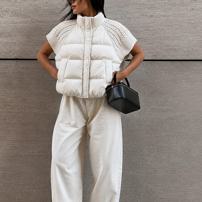 Puffer Vest Padded - เสื้อกั๊กผู้หญิงทรงสั้นแบบมีสไตล์ ไม่มีแขน ถักลายเคเบิล ตกแต่งผ้าแบบแพทช์เวิร์ค คอตั้ง ซิปหน้า