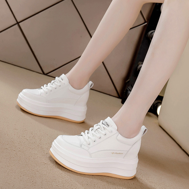 Chunky Sneaker Platform - รองเท้าผ้าใบพื้นหนา 8 ซม. ปี 2026 สำหรับผู้หญิง