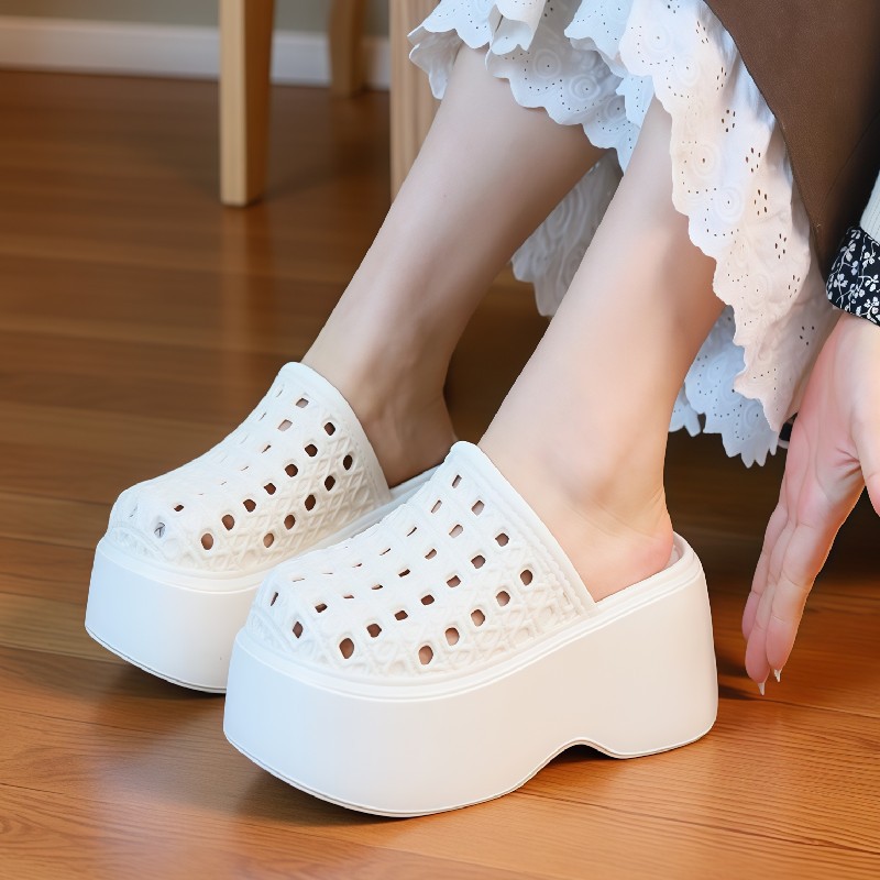 Chunky Sneaker Platform - รองเท้าแตะส้นหนา 7 ซม. แบบมีรูระบายอากาศสำหรับผู้หญิง เพิ่มความสูง สไตล์มูลส์