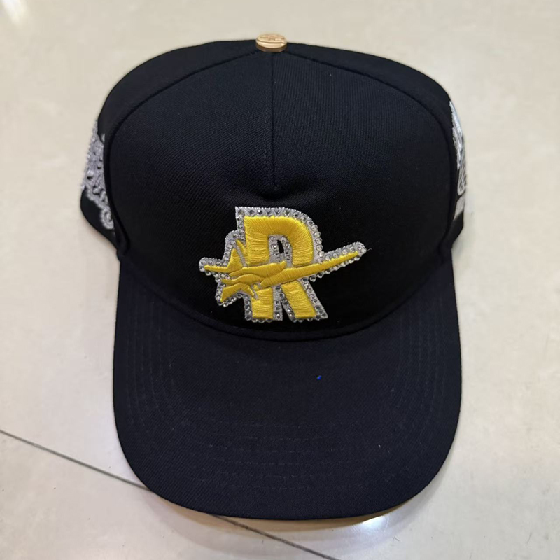 หมวกเบสบอลปรับได้สไตล์สตรีทแวร - Baseball Cap Fitted บทวิจารณ์และราคา